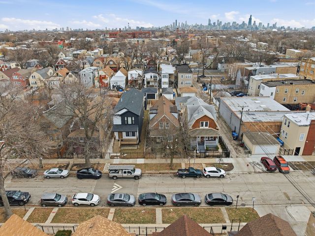 1217 N Harding Avenue 1, Chicago, IL 60651