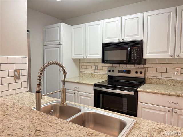 3605 Tracey Rich Road 3D, St Louis, MO 63125