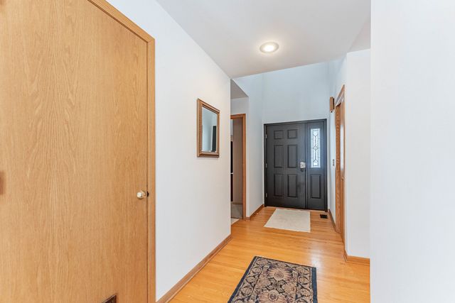 187 Hilltop Drive, Lake In The Hills, IL 60156