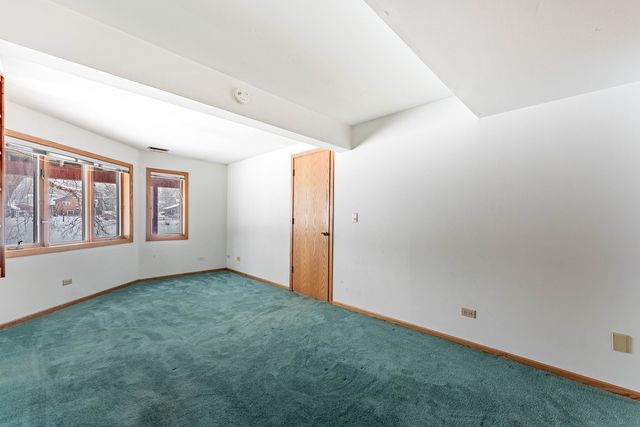 187 Hilltop Drive, Lake In The Hills, IL 60156