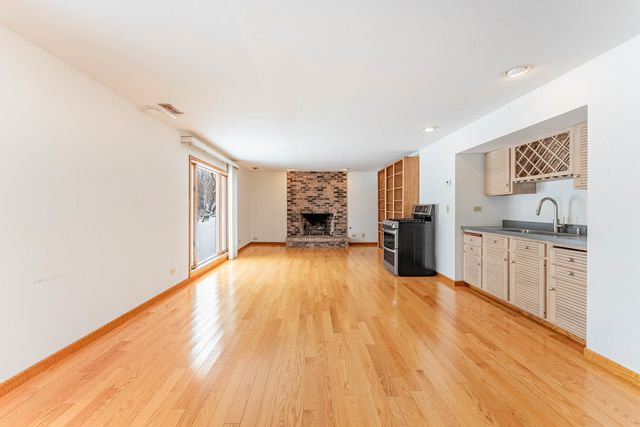 187 Hilltop Drive, Lake In The Hills, IL 60156