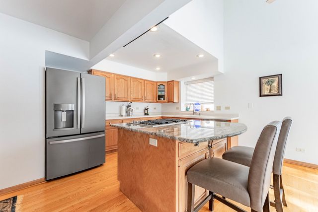 187 Hilltop Drive, Lake In The Hills, IL 60156