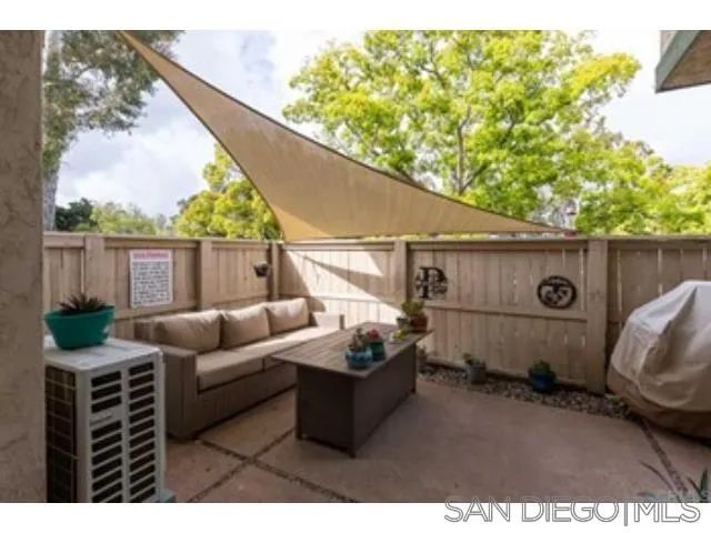 10136 Caminito Mulege, San Diego, CA 92126