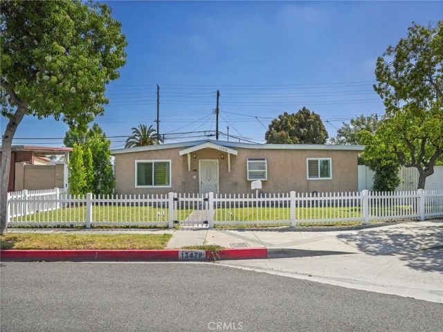 13478 Fanshaw Avenue, Paramount, CA 90723