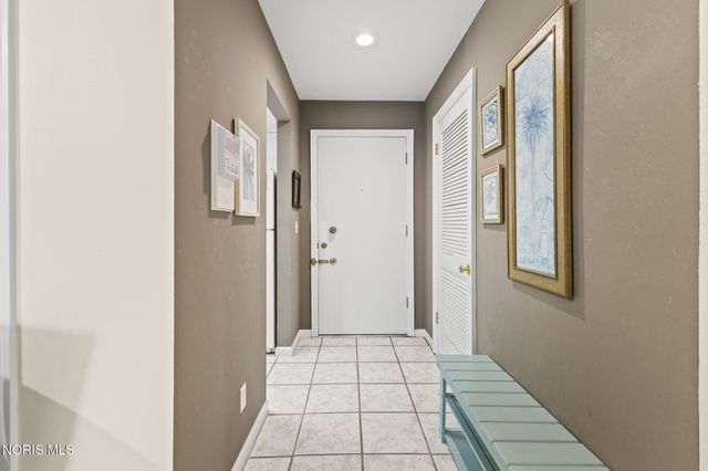 5679 Monroe Street, Unit 209, Sylvania, OH 43560