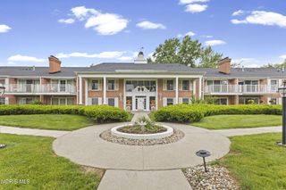 5679 Monroe Street, Unit 209, Sylvania, OH 43560
