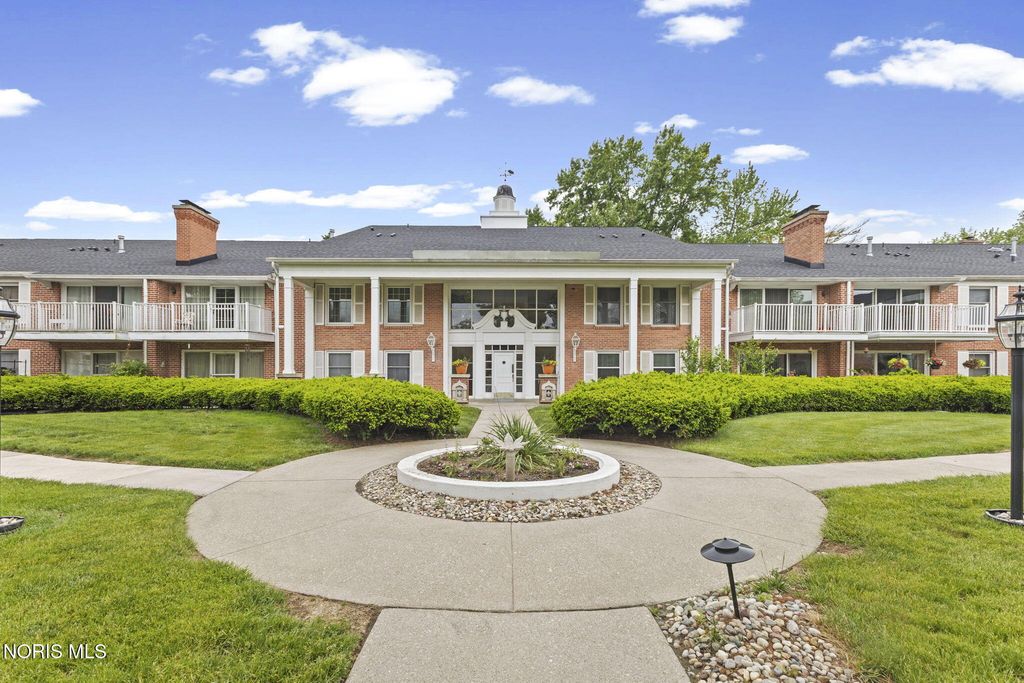 5679 Monroe Street, Unit 209, Sylvania, OH 43560
