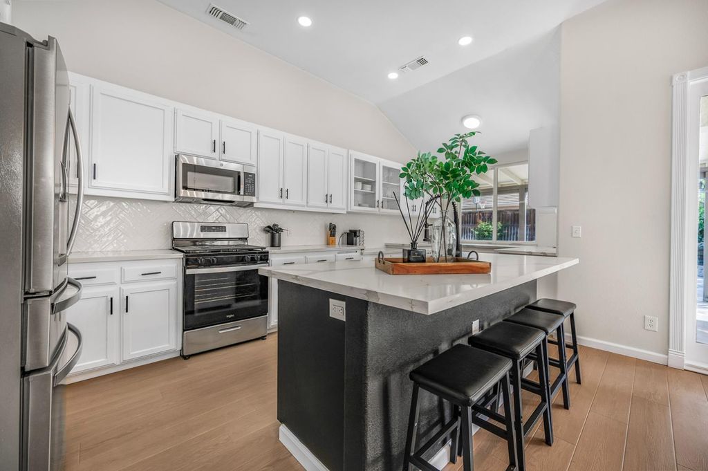 Image 15 of property listing at 7276 N Gregory Avenue, Fresno, CA 93722