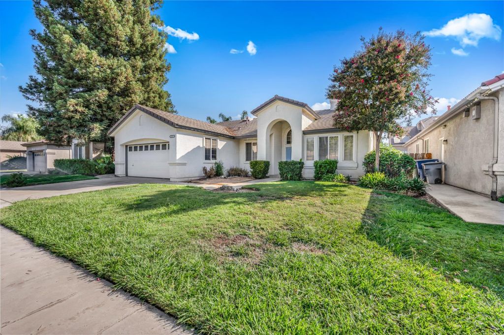 Image 2 of property listing at 7276 N Gregory Avenue, Fresno, CA 93722
