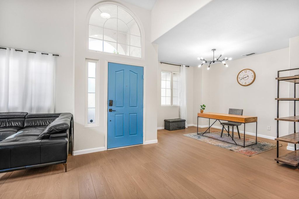 Image 5 of property listing at 7276 N Gregory Avenue, Fresno, CA 93722