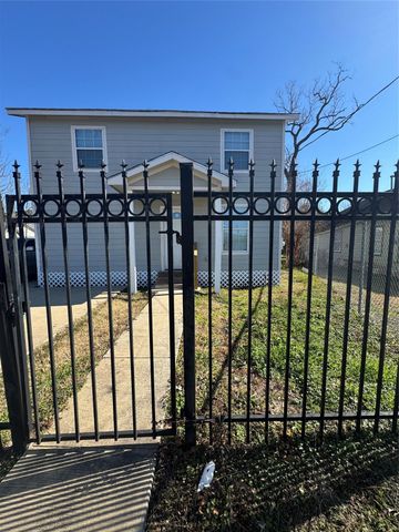 8502 N Main Street, Houston, TX 77022