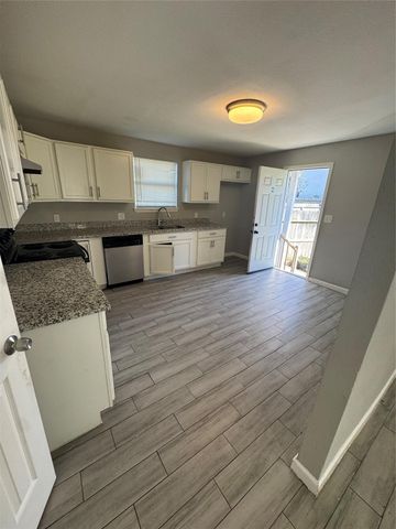 8502 N Main Street, Houston, TX 77022