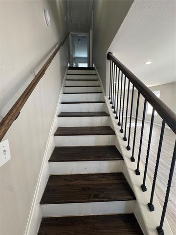 8502 N Main Street, Houston, TX 77022