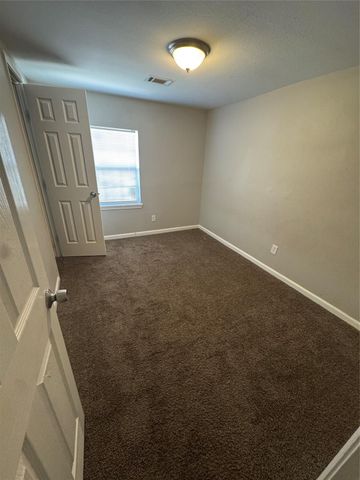 8502 N Main Street, Houston, TX 77022