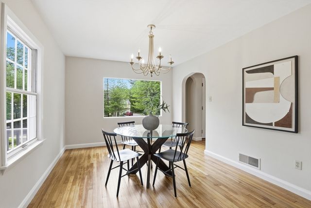 106 Concord Rd, Bedford, MA 01730
