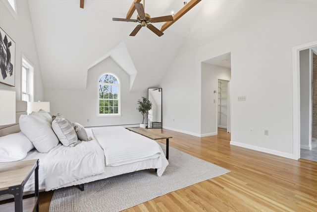 106 Concord Rd, Bedford, MA 01730