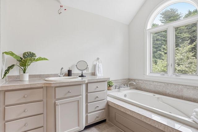 106 Concord Rd, Bedford, MA 01730
