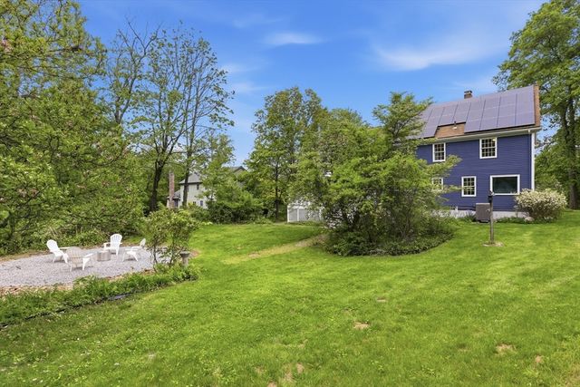 106 Concord Rd, Bedford, MA 01730
