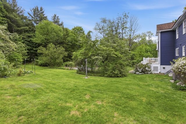 106 Concord Rd, Bedford, MA 01730