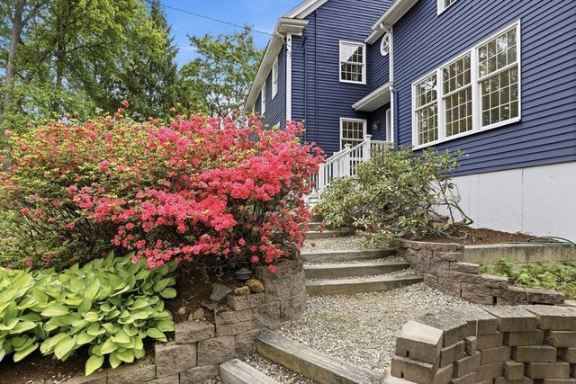 106 Concord Rd, Bedford, MA 01730