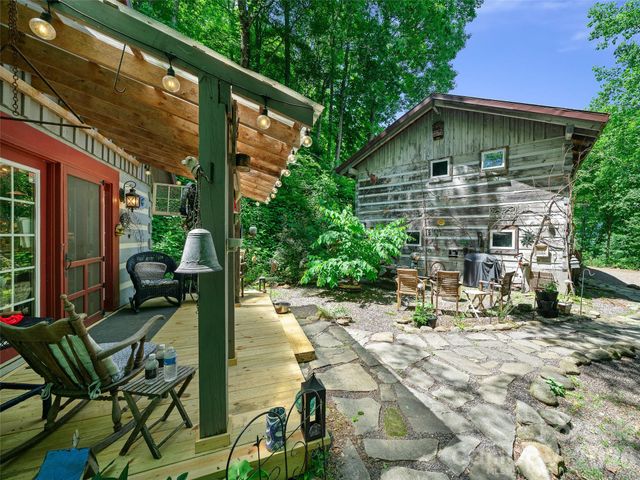 311 Old Sawmill Road, Burnsville, NC 28714