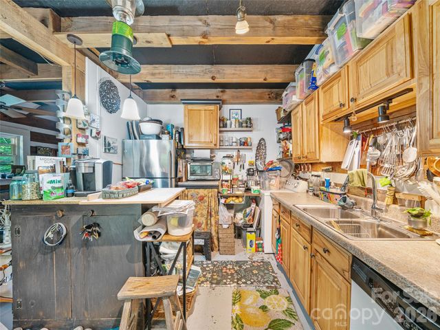 311 Old Sawmill Road, Burnsville, NC 28714