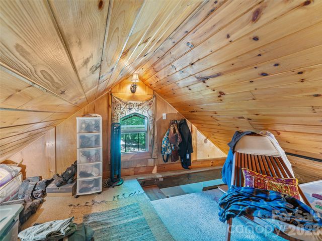 311 Old Sawmill Road, Burnsville, NC 28714