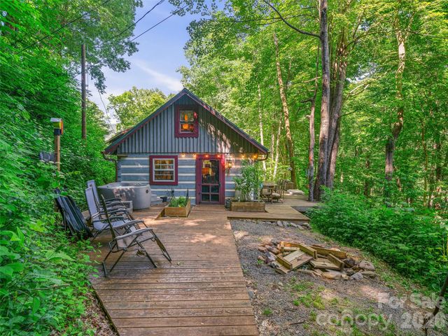 311 Old Sawmill Road, Burnsville, NC 28714