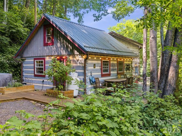 311 Old Sawmill Road, Burnsville, NC 28714