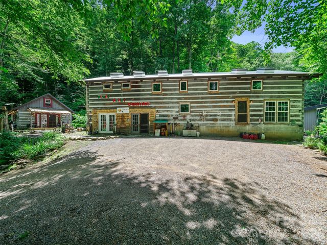 311 Old Sawmill Road, Burnsville, NC 28714