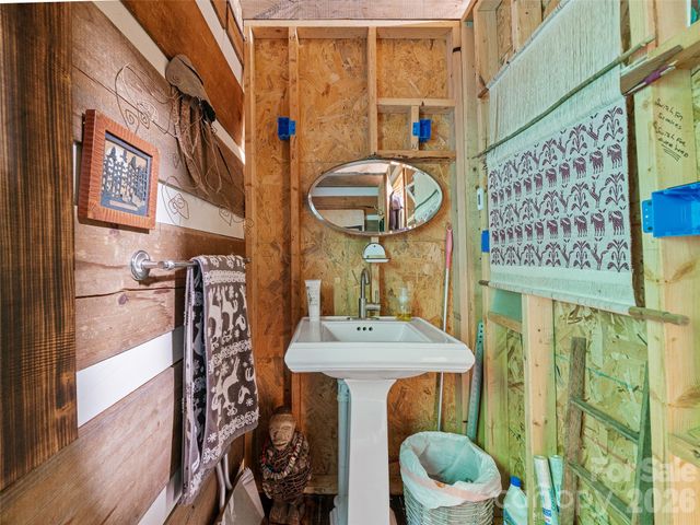 311 Old Sawmill Road, Burnsville, NC 28714