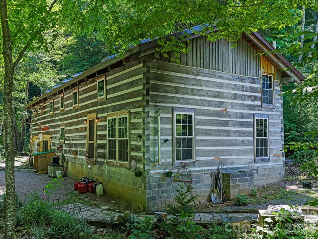 311 Old Sawmill Road, Burnsville, NC 28714