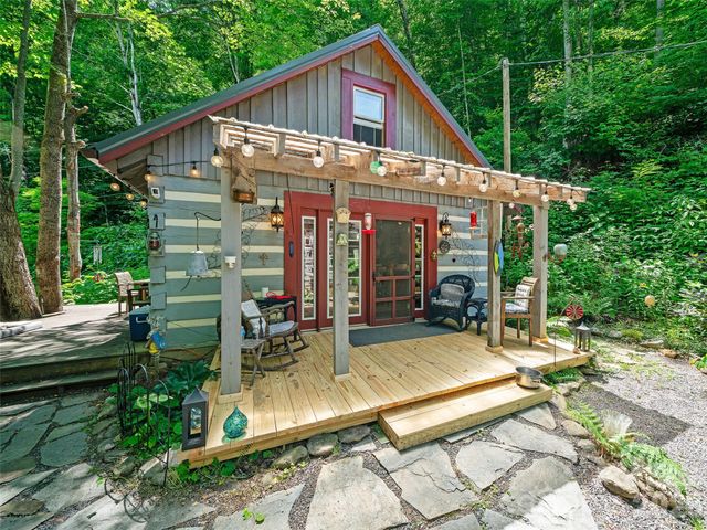 311 Old Sawmill Road, Burnsville, NC 28714
