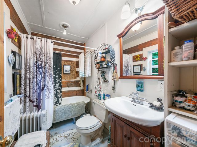 311 Old Sawmill Road, Burnsville, NC 28714