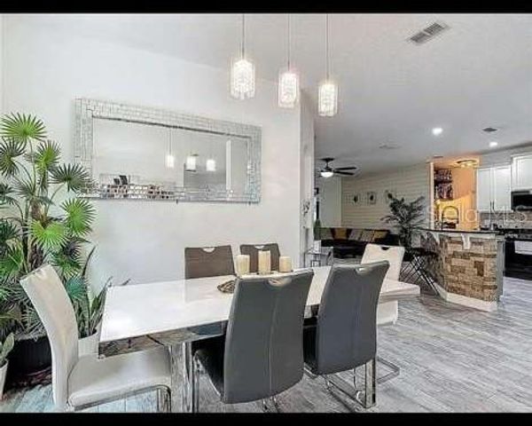 911 LA TERRAZA LANE, Kissimmee, FL 34744