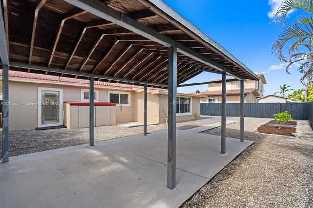 661 W 50th Place, Hialeah, FL 33012