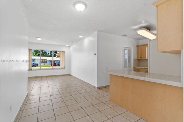 661 W 50th Place, Hialeah, FL 33012