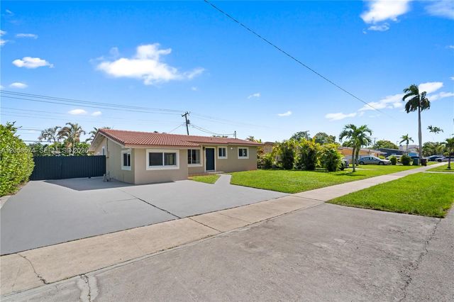 661 W 50th Place, Hialeah, FL 33012