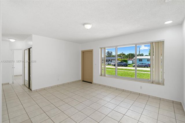 661 W 50th Place, Hialeah, FL 33012