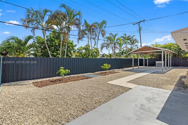 661 W 50th Place, Hialeah, FL 33012