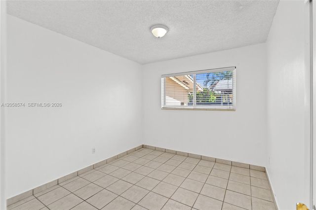 661 W 50th Place, Hialeah, FL 33012