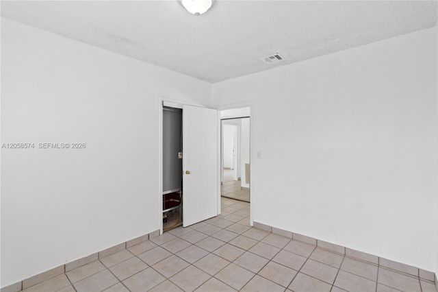 661 W 50th Place, Hialeah, FL 33012