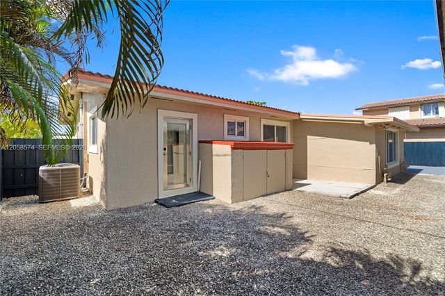 661 W 50th Place, Hialeah, FL 33012