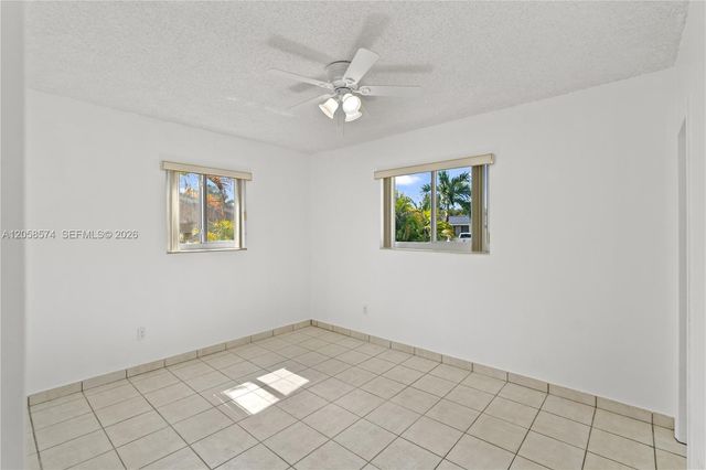 661 W 50th Place, Hialeah, FL 33012