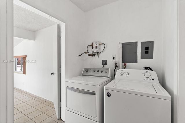 661 W 50th Place, Hialeah, FL 33012