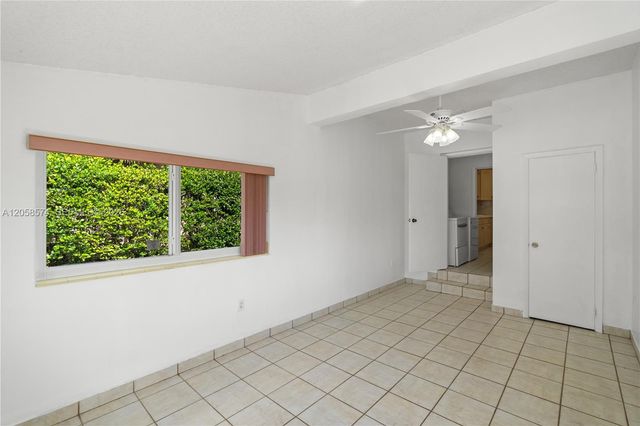 661 W 50th Place, Hialeah, FL 33012