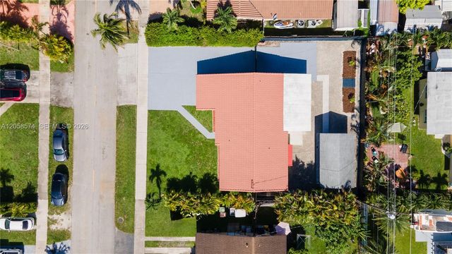 661 W 50th Place, Hialeah, FL 33012