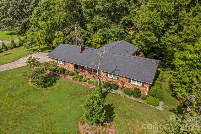 270 Lewis Ferry Road, Statesville, NC 28625