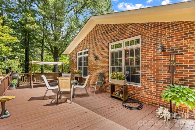 270 Lewis Ferry Road, Statesville, NC 28625