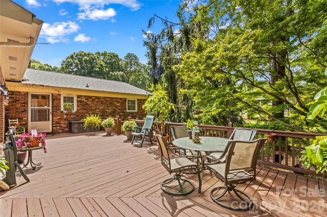 270 Lewis Ferry Road, Statesville, NC 28625